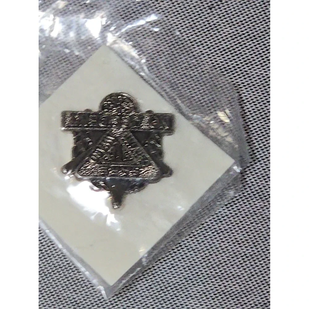 Vtg ATA Safe Driving Award Pin 11 Years No Accident American Trucking Lapel Badg